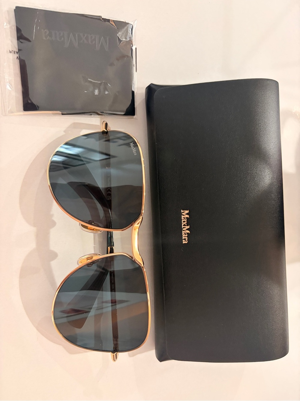 MaxMara UNISEX Gold Frame Aviator Sunglasses with Black Lenses BNWOT
